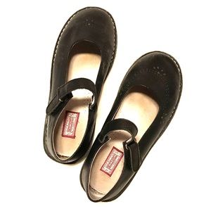 Size 3 girls L’Amour Mary Janes
